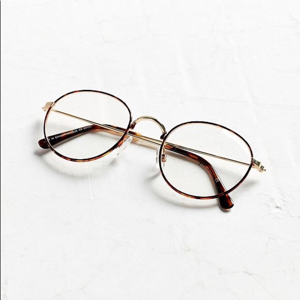 Urban Outfitters Kendall Round Readers